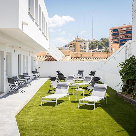 Apartamentos La Pelusa Малага Екстериор снимка