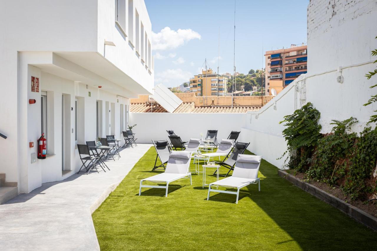 Apartamentos La Pelusa Малага Екстериор снимка