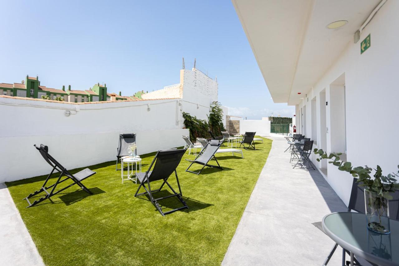 Apartamentos La Pelusa Малага Екстериор снимка