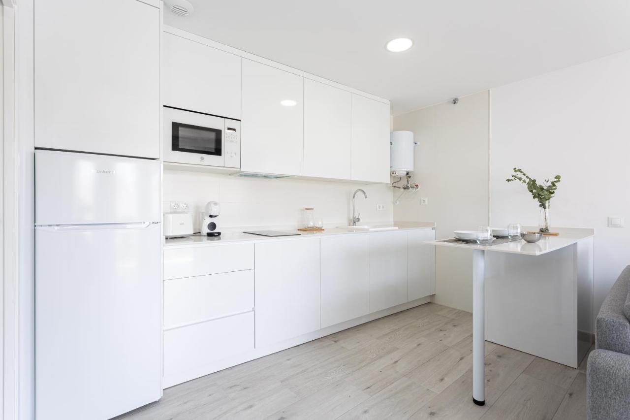 Apartamentos La Pelusa Малага Екстериор снимка